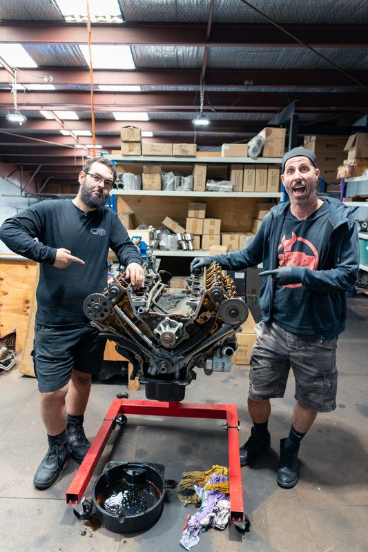 WHY DO SO MANY AUSSIES FROTH V8 HOLDENS, NOT V8 FALCONS? – Mighty